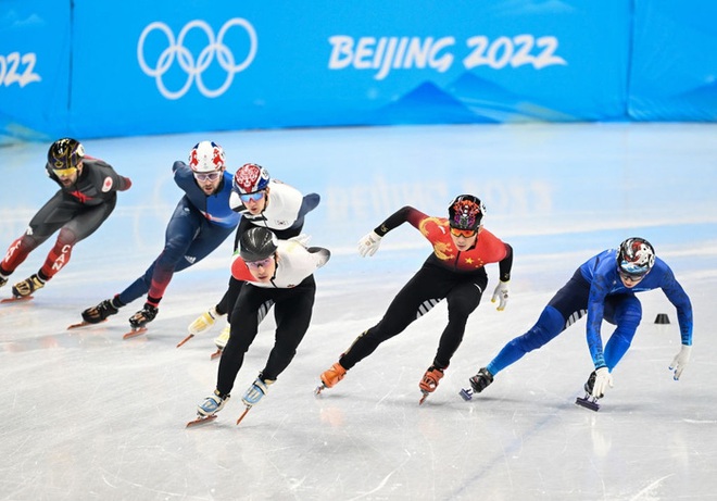 Hai ngày sau chiến thắng gây tranh cãi tại Olympic 2022, VĐV chủ nhà Trung Quốc đã phải nếm trái đắng - Ảnh 2.