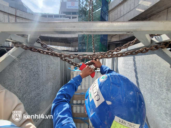 Giữa năm nay tàu Metro ở Sài Gòn chạy thử nghiệm, nhà ga ngầm trung tâm Bến Thành đã dần rõ dáng rồi! - Ảnh 13.