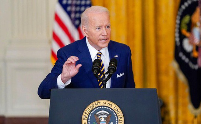 Tổng thống Mỹ Joe Biden cảnh báo công dân Mỹ phải nhanh chóng rời khỏi Ukraine (Ảnh: Dwnews).