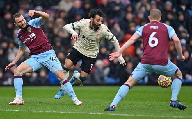 Cái tên bất ngờ lập công, Liverpool chật vật giành 3 điểm để bám đuổi Man City - Ảnh 2.