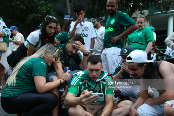 Hậu vệ Palmeiras khóc nghẹn với gia đình vì dâng cúp thế giới cho Chelsea - Ảnh 7.