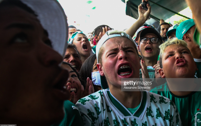 Hậu vệ Palmeiras khóc nghẹn với gia đình vì dâng cúp thế giới cho Chelsea - Ảnh 8.