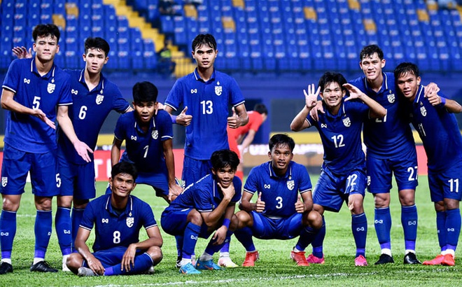 Đá "chấp tuổi", U23 Thái Lan vẫn có màn thị uy đáng gờm khiến U23 Việt