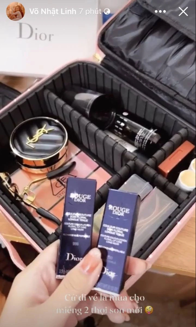 Tuyển Việt Nam về nh&agrave; ăn tết: Văn Đức mua son tặng vợ, Ho&agrave;ng Đức chuyển gần 7 triệu l&igrave; x&igrave; bạn g&aacute;i - Ảnh 2.