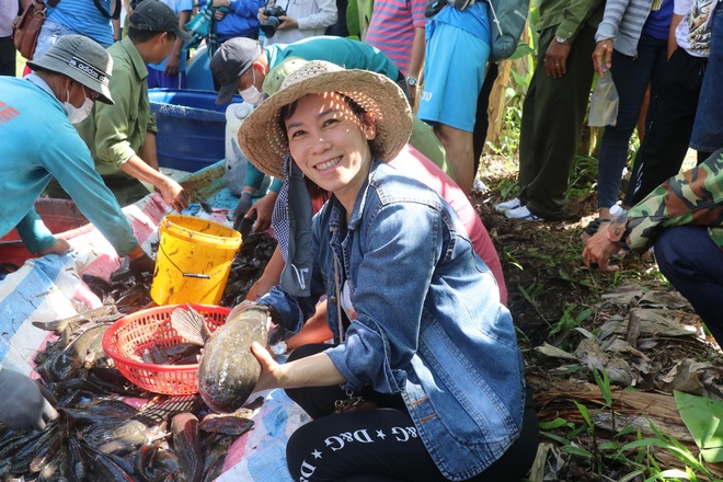 Cá lóc sốt me món ăn gây nghiện khi đến Cà Mau - Ảnh 8.