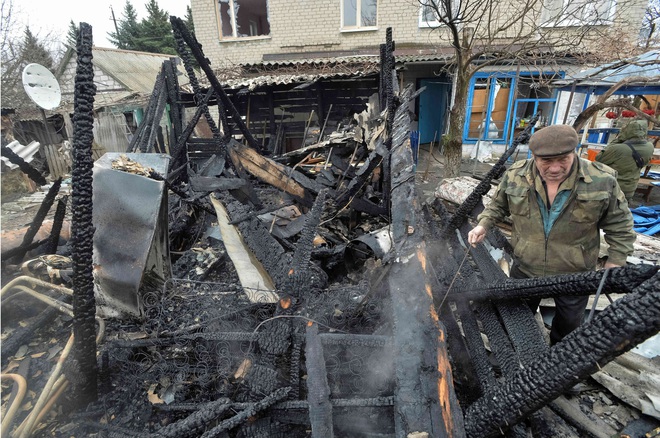 Nga chính thức công nhận Donetsk và Lugansk, ông Putin lệnh đưa quân tới Donbass ngay lập tức - Ảnh 1.