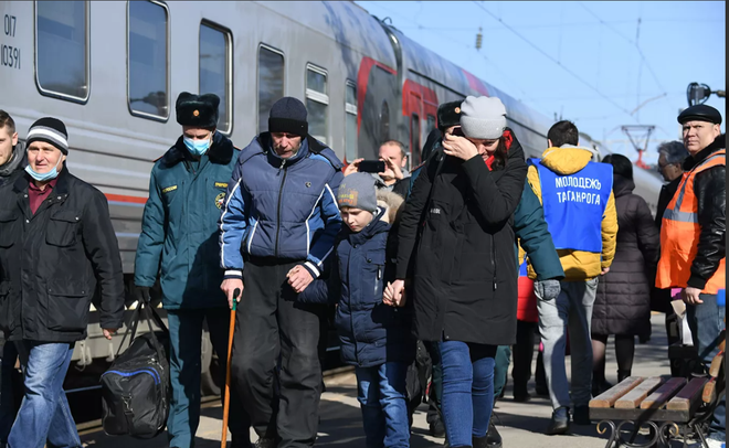 TT Putin chỉ đạo BQP đưa quân tới Donbass ngay lập tức, lãnh đạo DPR phát lệnh tổng động viên - Ảnh 1.