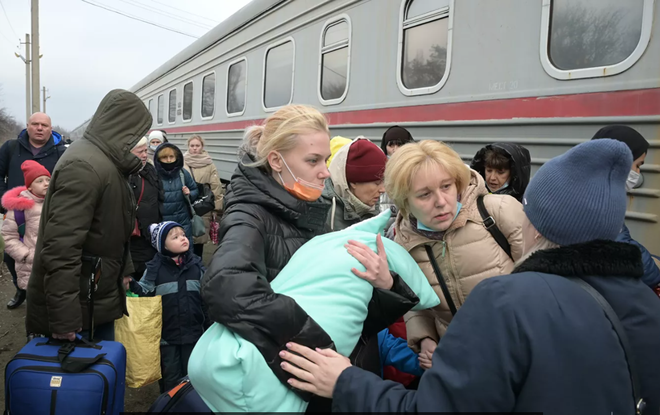 TT Putin chỉ đạo BQP đưa quân tới Donbass ngay lập tức, lãnh đạo DPR phát lệnh tổng động viên - Ảnh 2.