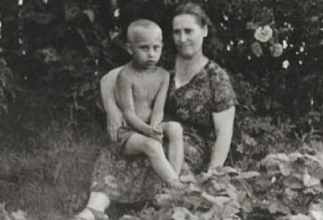 Những bức ảnh ghi dấu thời trẻ của Tổng thống Nga Vladimir Putin  - Ảnh 1.