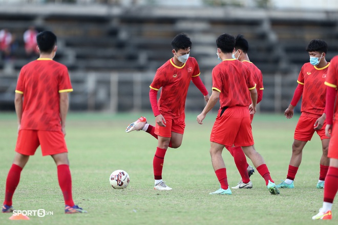 Nhiều tiền đạo U23 Việt Nam vắng mặt trong buổi tập trước trận bán kết - Ảnh 4.