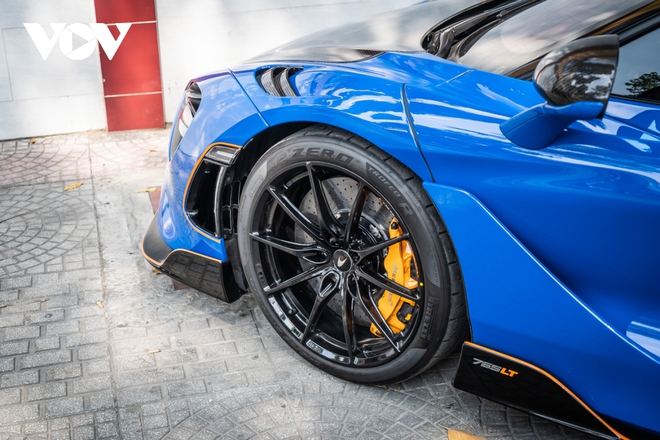 Cận cảnh McLaren 765LT với nhiều trang bị đắt đỏ, giá hơn 30 tỷ đồng tại Việt Nam - Ảnh 4.