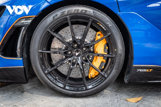 Cận cảnh McLaren 765LT với nhiều trang bị đắt đỏ, giá hơn 30 tỷ đồng tại Việt Nam - Ảnh 10.