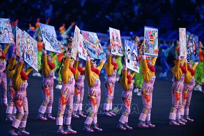  Lễ khai mạc Olympic Bắc Kinh 2022 thắp sáng rực rỡ Sân vận động Tổ chim  - Ảnh 8.