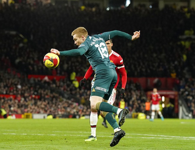 Ferdinand cay cú vì MU nhận bàn thua trong tình huống bóng chạm tay cầu thủ Middlesbrough - Ảnh 3.