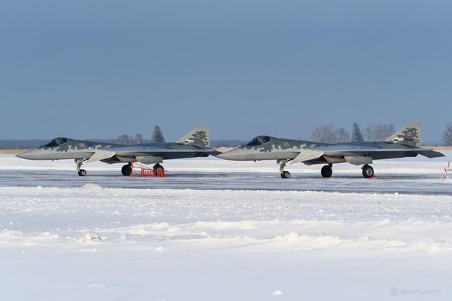 Một cặp chiến đấu cơ Su-57 mới bất ngờ xuất hiện - Ảnh 4.