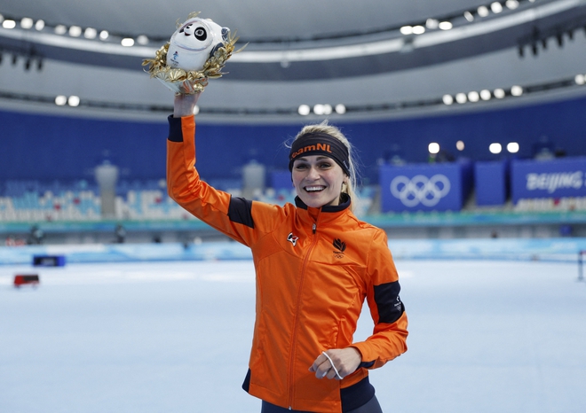 Nữ VĐV Hà Lan phá kỷ lục trượt băng tốc độ 3.000m ở Olympic mùa Đông Bắc Kinh 2022 - Ảnh 1.