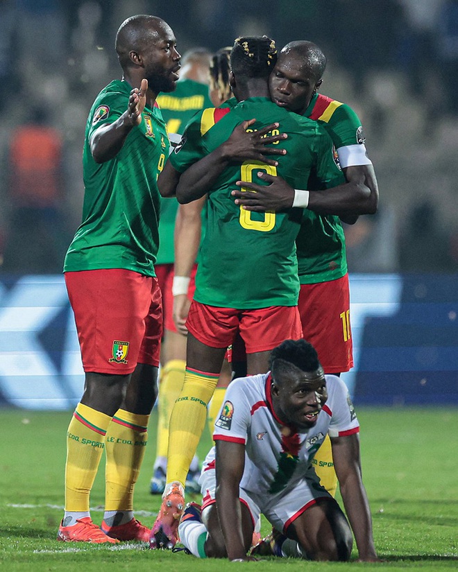Cameroon lội ngược dòng khó tin tại Cúp châu Phi dù bị dẫn 3 bàn đến phút 70 - Ảnh 10.