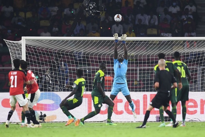 Mane từ tội đồ hóa người hùng trên chấm 11m, Senegal hạ gục Ai Cập của Salah để lần đầu vô địch Cúp châu Phi - Ảnh 14.