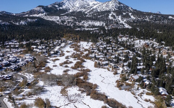 Núi Mammoth thuộc dãy núi Sierra Nevada. Ảnh: LA Times