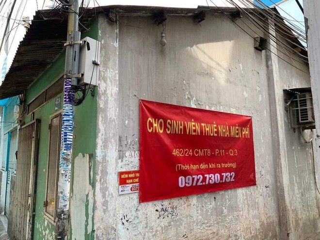 Thợ cắt tóc Sài Gòn hào hiệp nhường nhà cho sinh viên ở miễn phí, mở quán cắt tóc giá 2k - Ảnh 1.