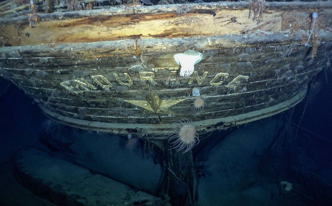 Dòng chữ "ENDURANCE" vẫn còn rất sắc nét trên mũi tàu. Ảnh: Falklands Maritime Heritage Trust