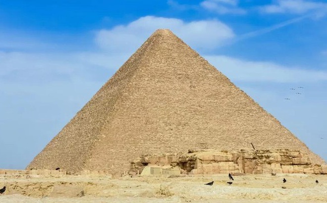 Những bí ẩn bên trong Đại kim tự tháp Giza sẽ được tiết lộ bằng công nghệ quét tia vũ trụ mới.