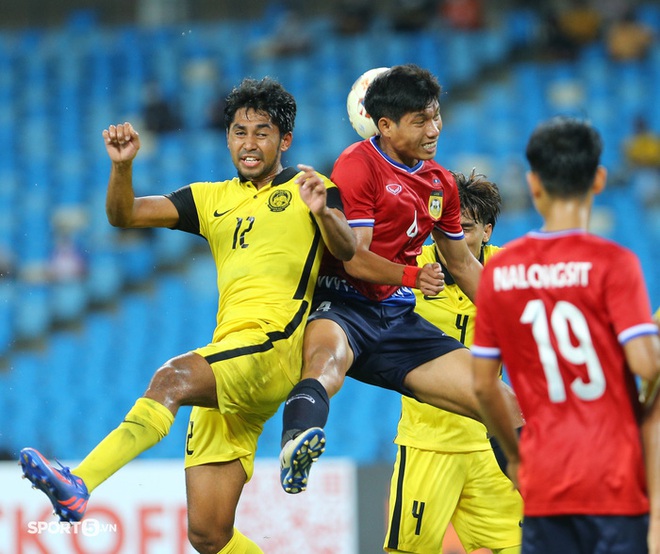 Malaysia quyết gi&agrave;nh v&agrave;ng b&oacute;ng đ&aacute; nam SEA Games 31, tuyển nữ kh&ocirc;ng tham gia thi đấu - Ảnh 1.