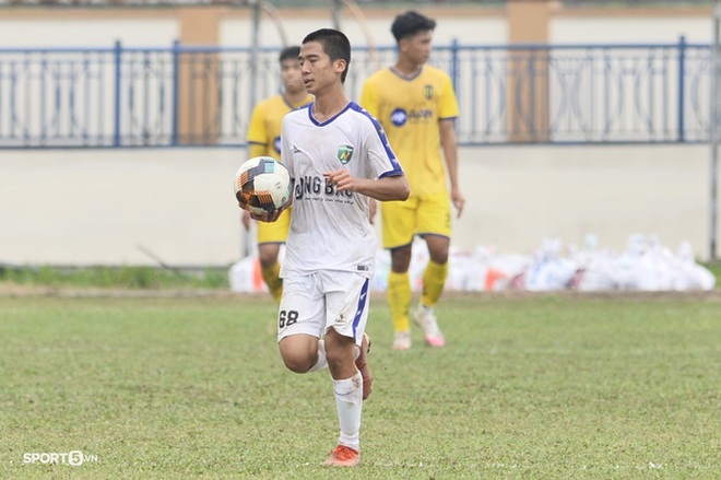 Cầu thủ U19 Nutifood tái hiện khoảnh khắc cảm xúc của Minh Vương ở vòng loại World Cup - Ảnh 4.