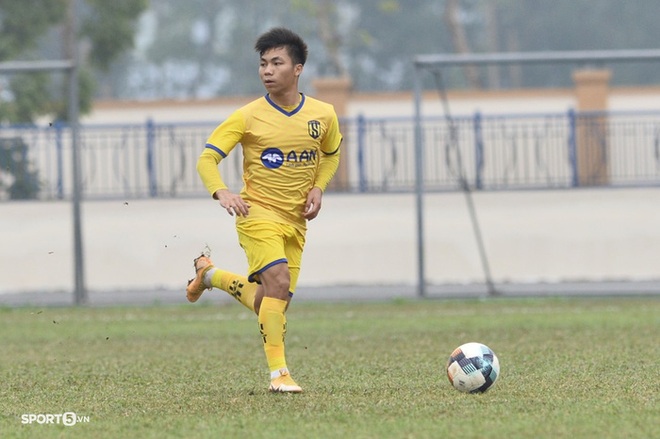 Cầu thủ U19 Nutifood tái hiện khoảnh khắc cảm xúc của Minh Vương ở vòng loại World Cup - Ảnh 7.