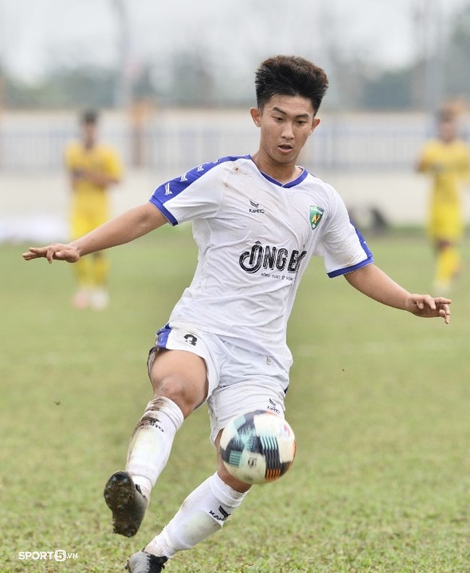 Cầu thủ U19 Nutifood tái hiện khoảnh khắc cảm xúc của Minh Vương ở vòng loại World Cup - Ảnh 8.