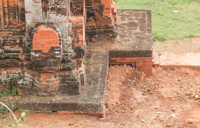 Cận cảnh công trình tu bổ di tích tháp cổ ở Bình Định vừa bị thanh tra tuýt còi - Ảnh 6.