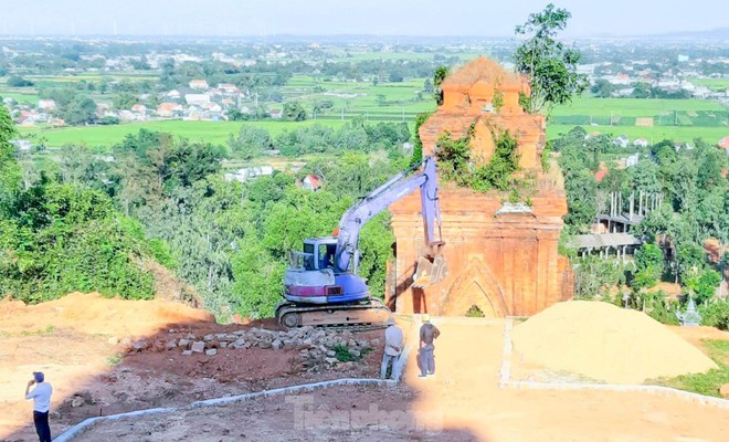 Cận cảnh công trình tu bổ di tích tháp cổ ở Bình Định vừa bị thanh tra tuýt còi - Ảnh 8.