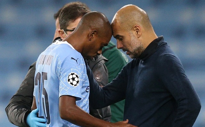 Thời gian của Fernandinho tại Etihad đang cạn dần