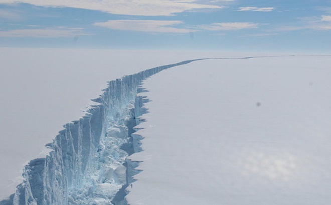 Thềm băng lớn nhất còn lại ở Bán đảo Nam Cực Larsen C - Ảnh: ESA