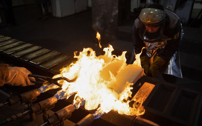 Một xưởng đúc vàng ở Kasimov, Nga. Ảnh: Bloomberg