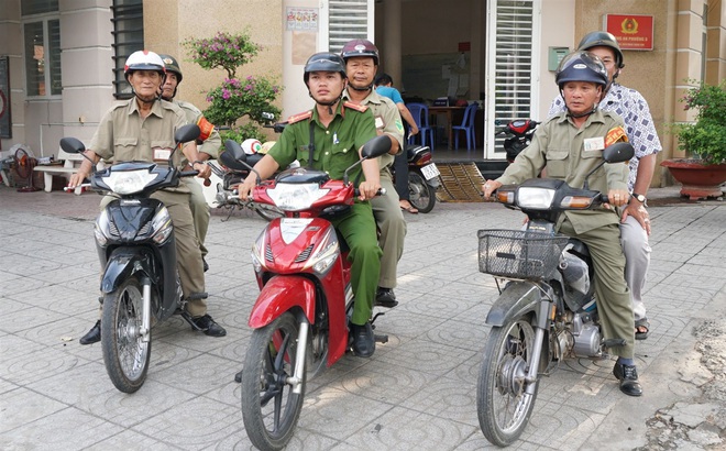 Lực lượng bảo vệ dân phố, Công an xã bán chuyên trách và các đội trưởng, đội phó đội dân phòng thống nhất thành một lực lượng chung. Ảnh: Bộ Công an