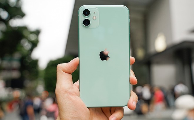 iPhone 11 giảm giá "sốc", phụ kiện công nghệ "bay" 50% nhân nghỉ lễ 30/