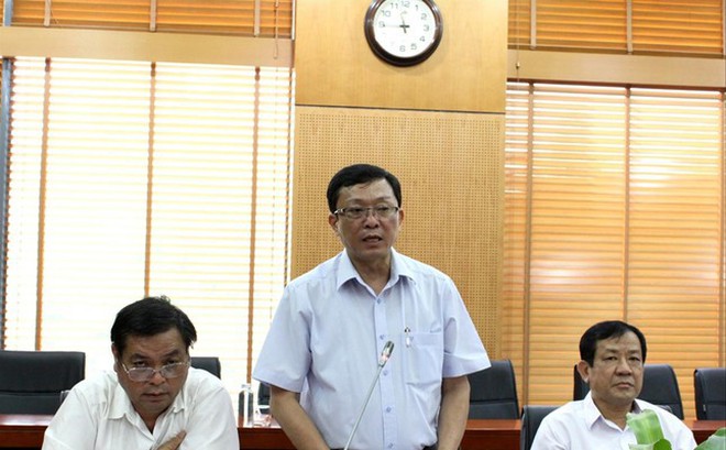 Ông Huỳnh Văn Tâm, Phó ban thường trực Ban Tổ chức Tỉnh ủy Gia Lai (đứng) bị khởi tố