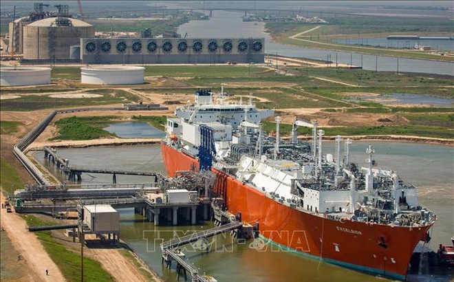 Tàu chở khí hóa lỏng MV Excelsior neo tại cảng Texas, Mỹ. Ảnh: Bloomberg/TTXVN