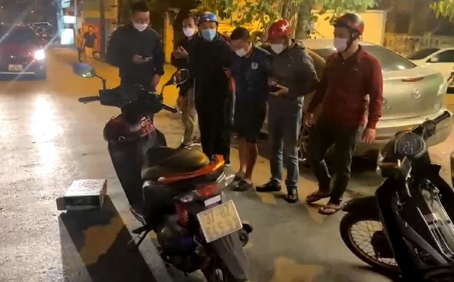 Công an bắt quả tang khi Tuấn đang mang ma túy đi giao cho khách ở đường Nguyễn Tiến Tài (TP. Vinh).