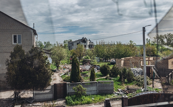 Những ngôi nhà bị phá hủy ở Kharkiv ngày 12/5. Ảnh: Getty