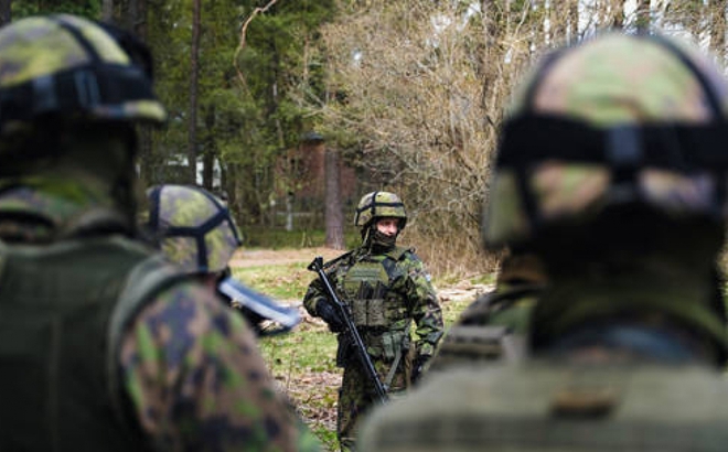 Binh lính Phần Lan tham gia tập trận tại căn cứ quân sự ở Santahamina, Helsinki, Phần Lan ngày 14/5/2022. Ảnh: AFP
