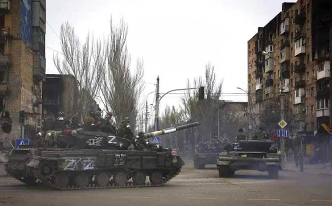 Các xe tăng của Nga ở Ukraine. (Ảnh: Reuters)