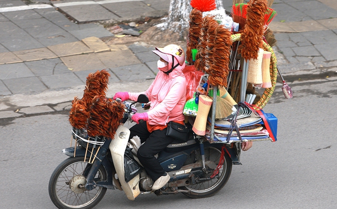 Những trang phục chống nắng kín mít cực kỳ nguy hiểm của nhiều chị em khi tham gia giao thông