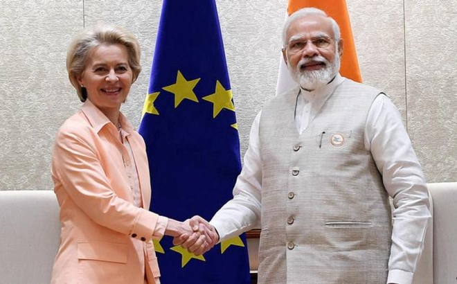 Chủ tịch Ủy ban Châu Âu Ursula von der Leyen và Thủ tướng Ấn Độ Narendra Modi