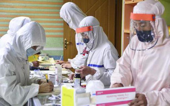 Tính đến tối 19-5, Triều Tiên đã ghi nhận hơn 2,2 triệu ca sốt. Ảnh: Reuters