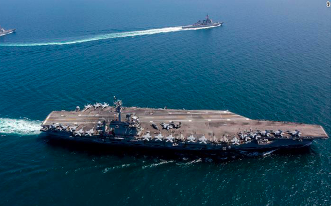 Tàu sân bay Mỹ USS Abraham Lincoln trong một cuộc tập trận chung với Nhật Bản. (Ảnh: US Navy)