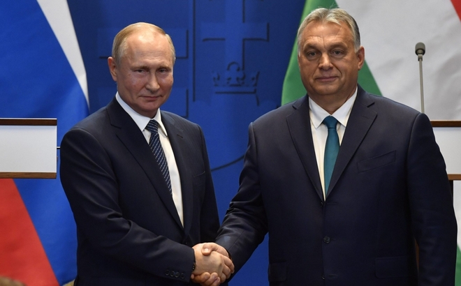Mối quan hệ thân thiện giữa Thủ tướng Orban và Tổng thống Putin có thể khiến Hungary bị cô lập hơn trong EU (hungarytoday.hu).