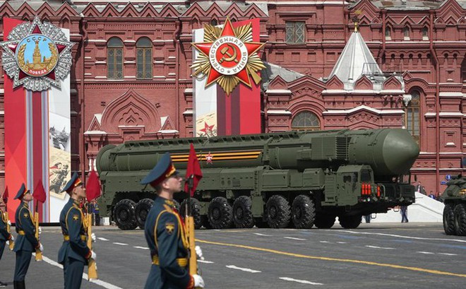 Tên lửa đạn đạo xuyên lục địa (ICBM) Yars xuất hiện trong buổi tổng duyệt lễ duyệt binh ngày 7/5. Ảnh: AP