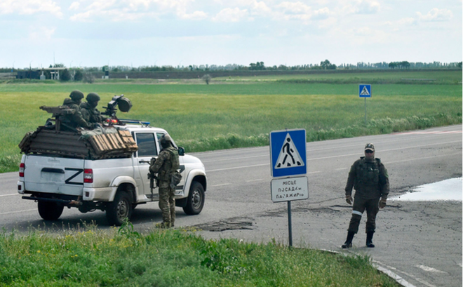 Binh lính Nga ở Kherson ngày 19/5. (Ảnh: Getty)